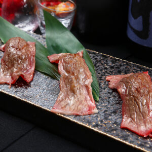 梅田最安値　食べ飲み放題　肉寿司　HINATA 梅田東通り店_05